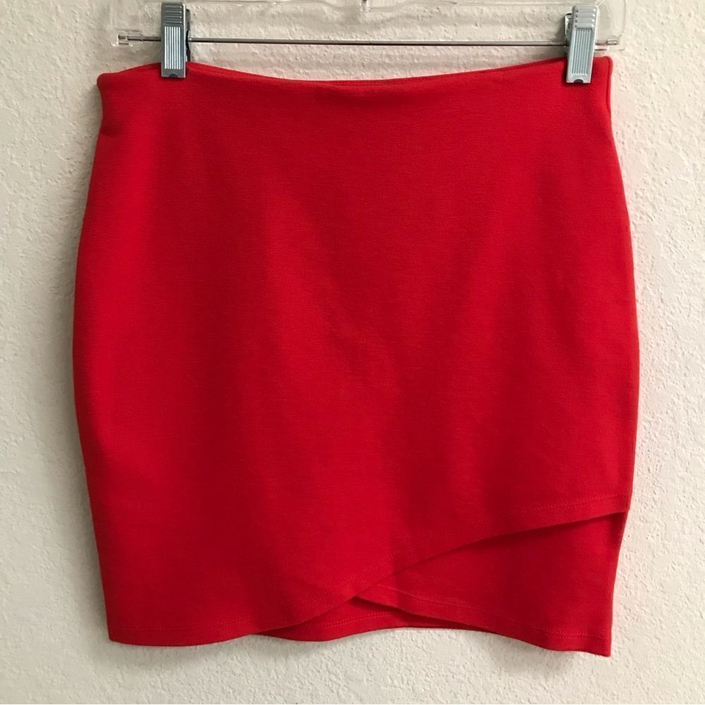 Aritzia Talula Primrose red tulip hem bodyβ con/bandageβminiβskirtβS